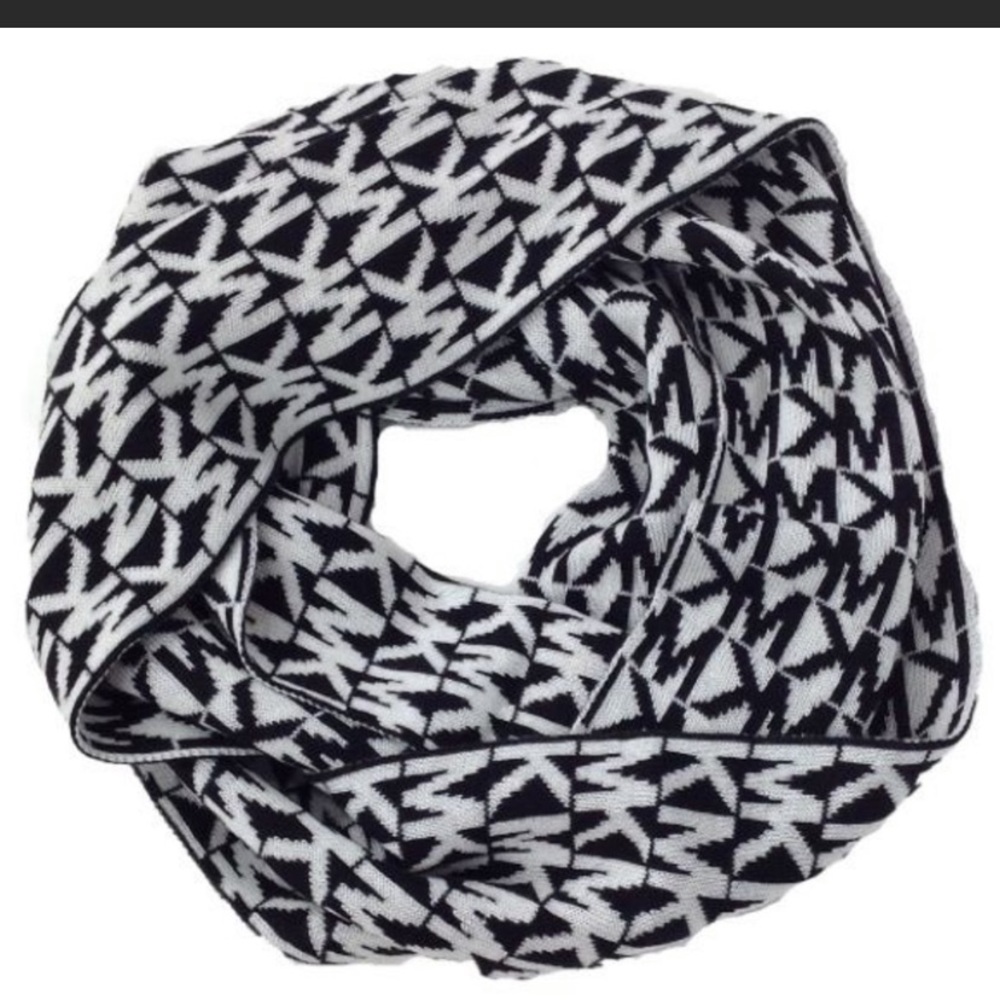 • MK SCARF
